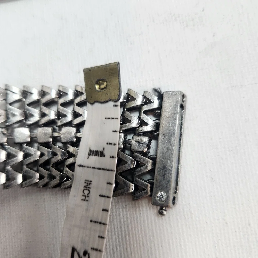 Vintage Silver Tone Chevron‎ Mesh Rhinestone Floral Medallion Statement Bracelet